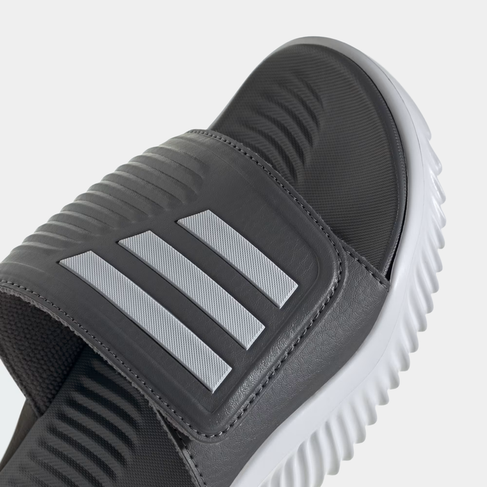 Adidas Alpharesponse 2.0 Slides in dark gray with white 3-Stripes, textured footbed, ridged white sole, top-side close-up