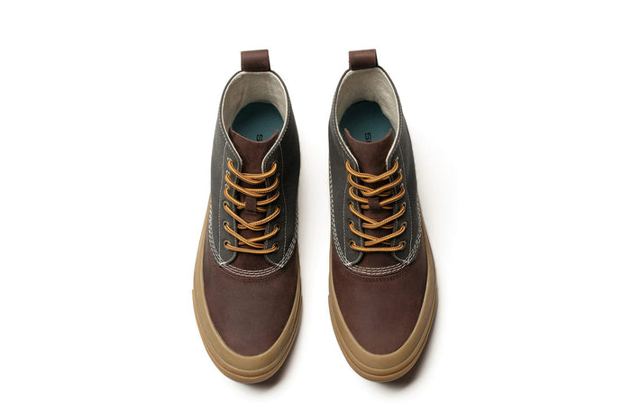 SeaVees Cascade Range Boot leather boots in brown and gray with tan laces and gum rubber outsole, top view.