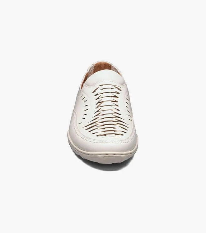 Stacy Adams Ibiza casual shoes in white leather with woven perforated design, front view.