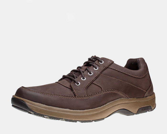 Dunham Midland Oxford shoes in dark brown leather with contrast stitching and cushioned tan outsole, side view.