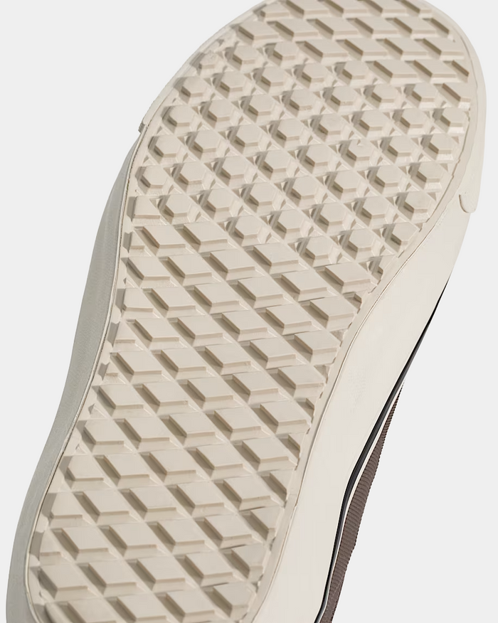 MTE Mid-Slip Insulated Shoes