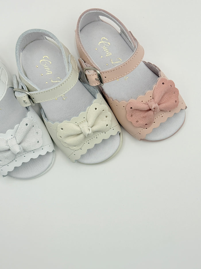 Sandal Scalloped Bow Porcelain