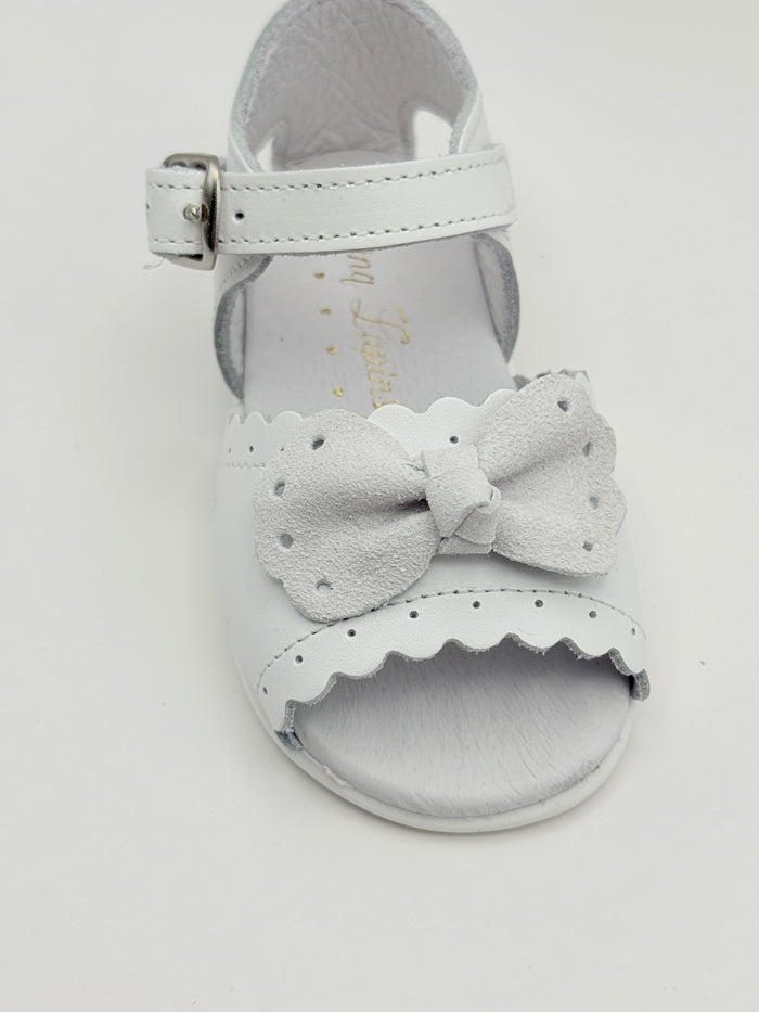Sandal Scalloped Bow White