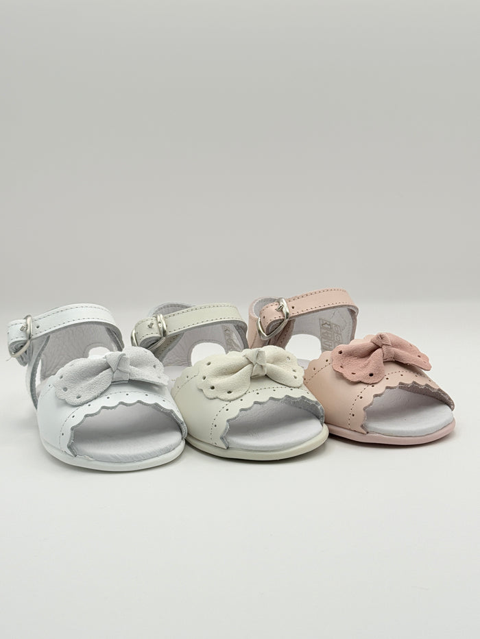 Sandal Scalloped Bow White