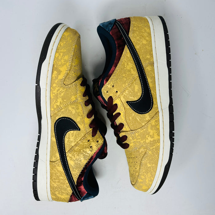 Nike SB Dunk Low City of Cinema
