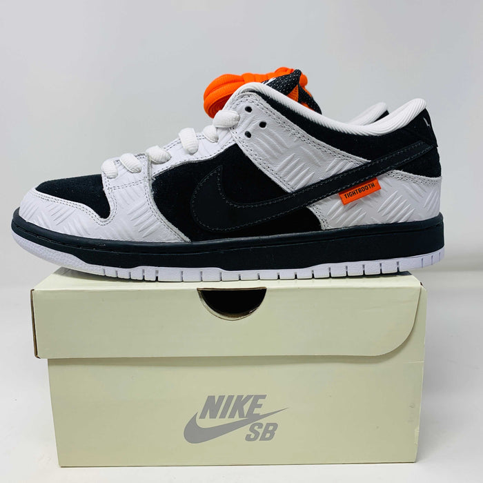 Nike SB Dunk Low TIGHTBOOTH brand new sneakers with orange and black laces, 2023 model in good box condition.