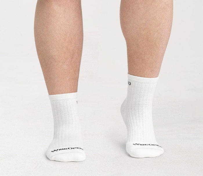 Solid Cushioned Quarter Socks - Image 4